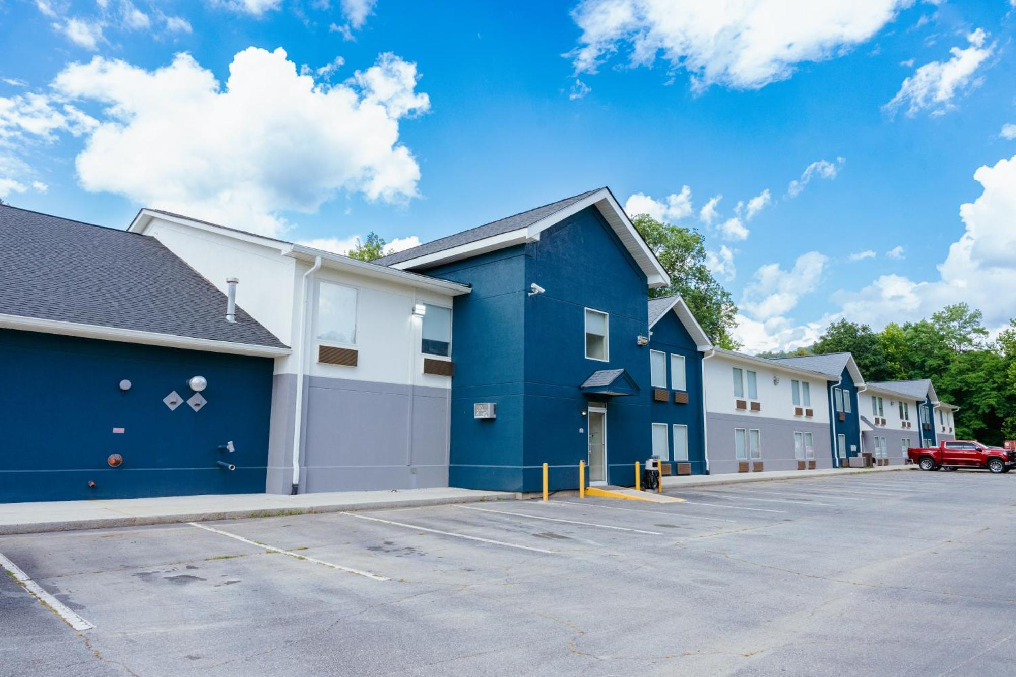 Clarion Pointe-Dillard Near Blue Ridge Mountains Hotel Exterior foto