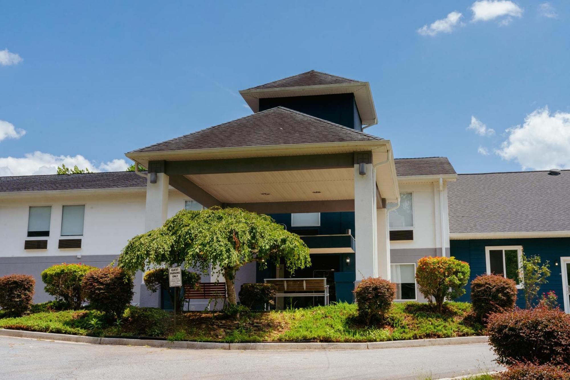 Clarion Pointe-Dillard Near Blue Ridge Mountains Hotel Exterior foto