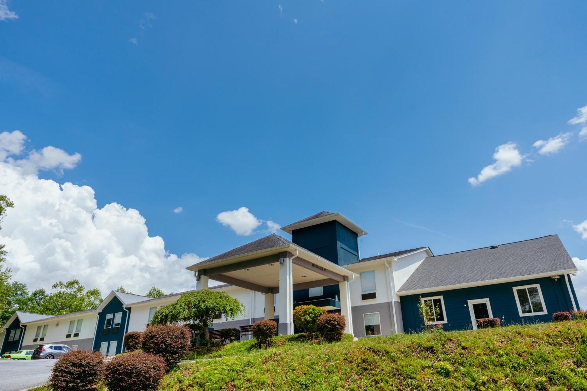 Clarion Pointe-Dillard Near Blue Ridge Mountains Hotel Exterior foto