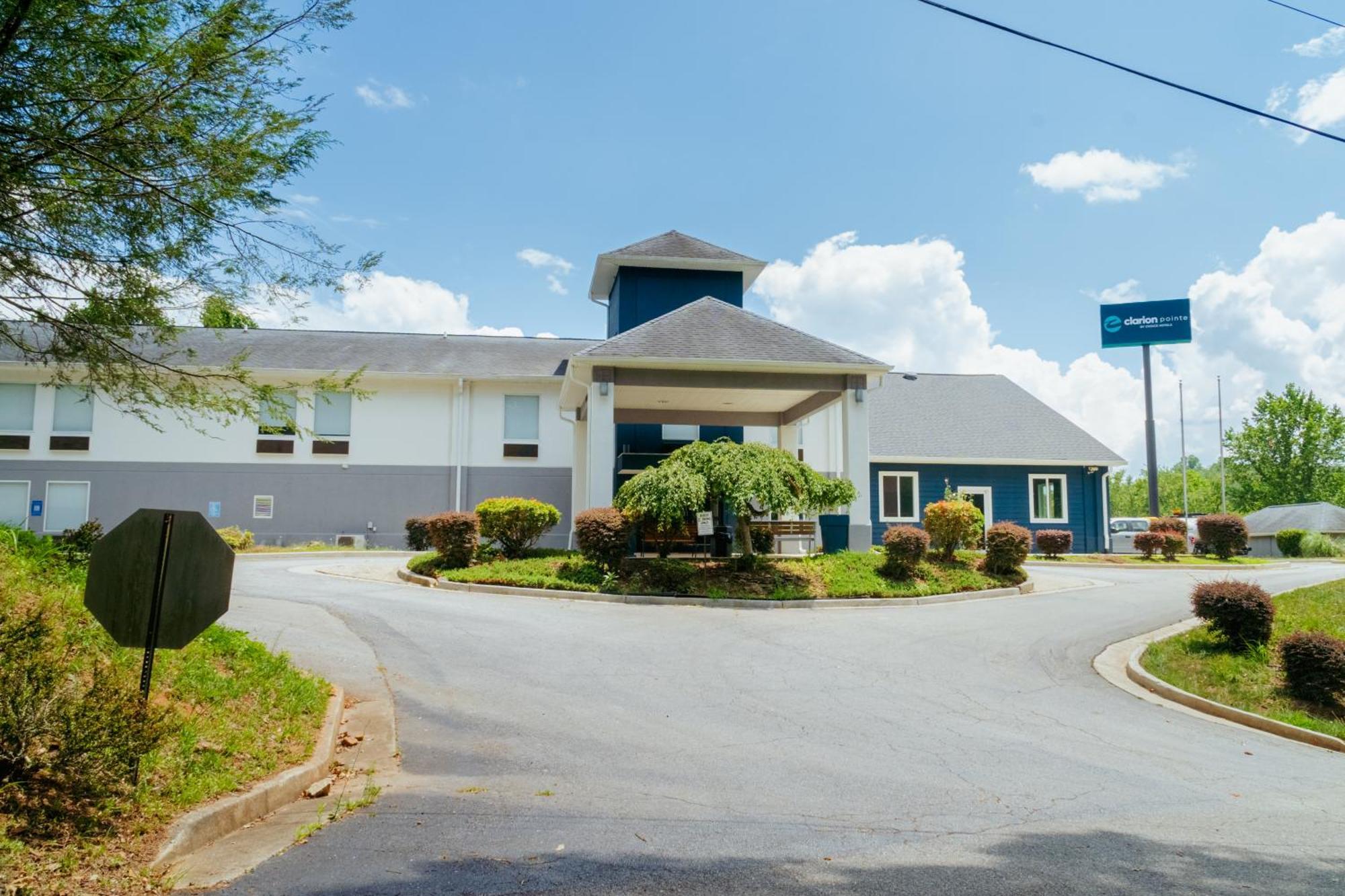 Clarion Pointe-Dillard Near Blue Ridge Mountains Hotel Exterior foto